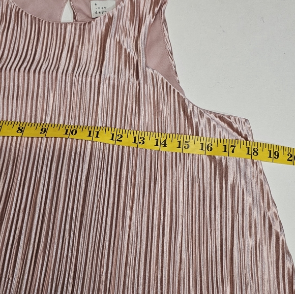 Light Pink Pleated Tank Top Size XS - Picture 5 of 10